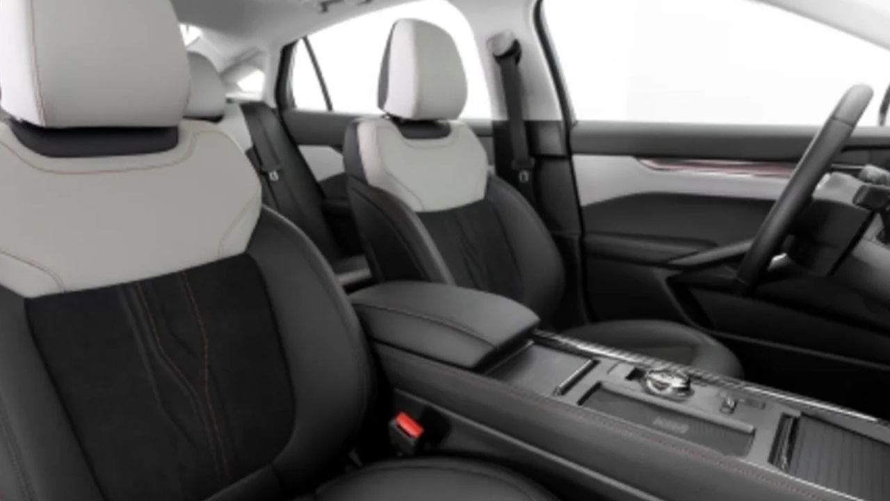 2025 Ford Taurus front seats